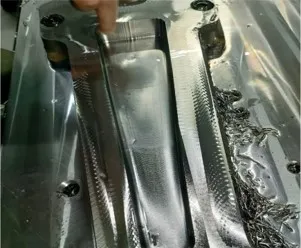 640 (7) 640 (7)